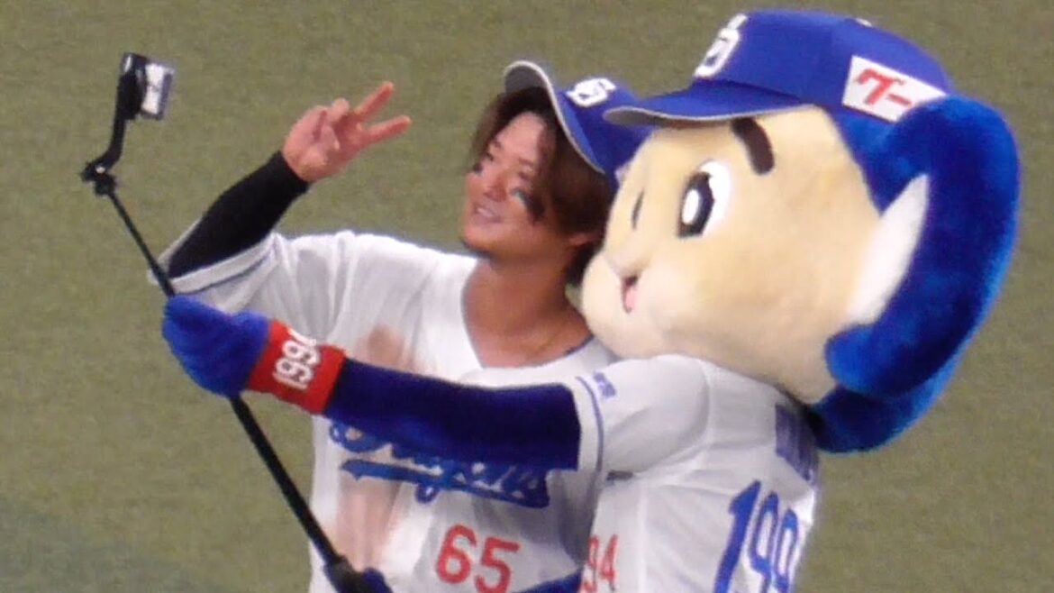今日のヒーロー佐藤龍世　大きく手を振ってファンの声援に応えドーム一周　ドアラはスマホを落とす　中日ドラゴンズVS広島東洋カープ　2025/06/27