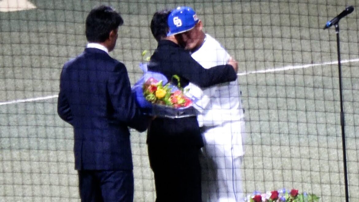 【中田翔】引退セレモニーにサプライズで登場の栗山英樹と稲葉2軍監督に涙腺崩壊 現地映像