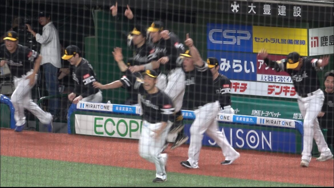 おめでとう㊗️ソフトバンクホークス優勝の瞬間のベンチ㊗️2025.9.27⚾️ホークス対西武⚾️ベルーナドームより