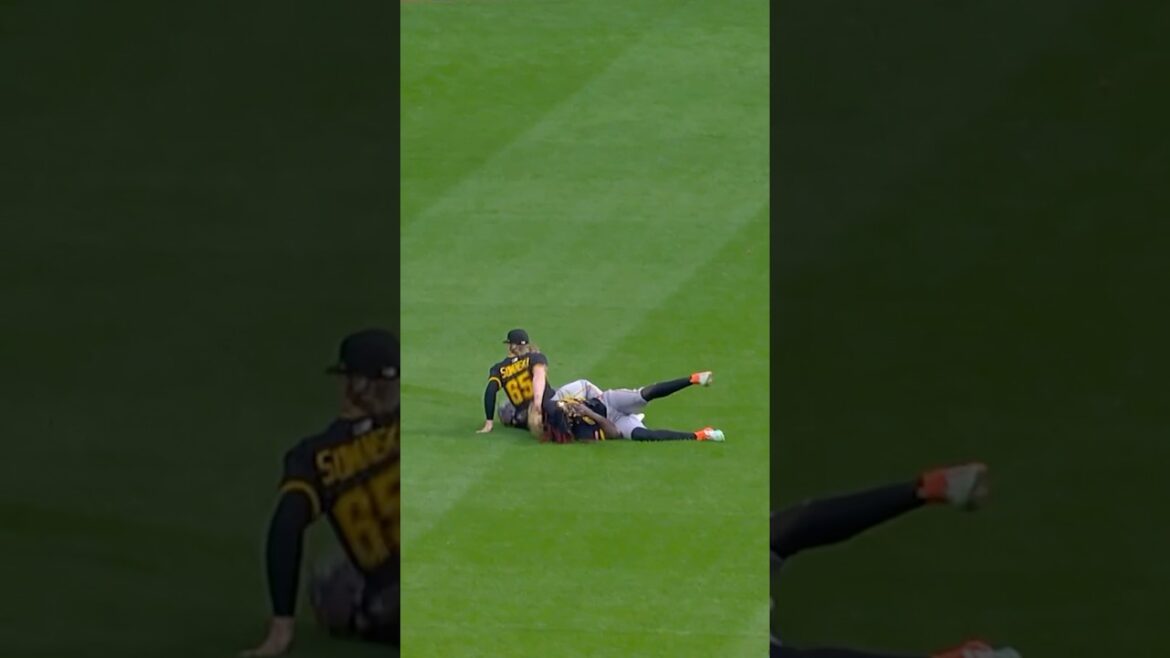 Oneil Cruz COLLIDED with Jack Suwinksi 😬 Oneil Cruz COLLIDED with Jack Suwinksi 😬