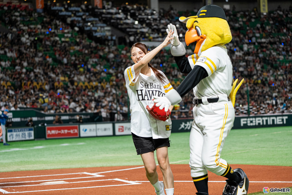 「劇場版ゾンビランドサガ ゆめぎんがパラダイス」×福岡ソフトバンクホークスのコラボイベントが開催！田野アサミさん、種田梨沙さんが始球式に挑戦の画像