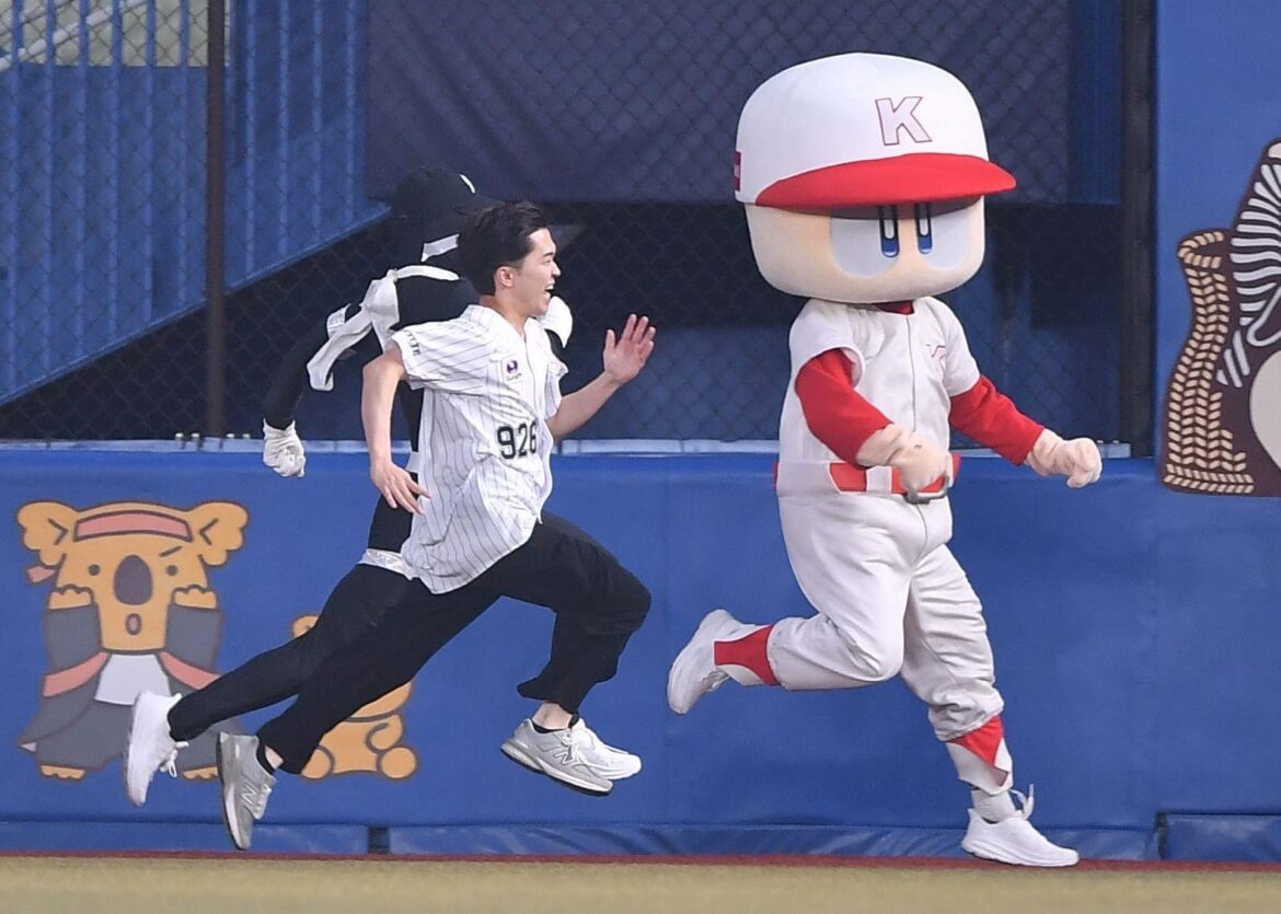 ロッテ 鈴木福がダッシュマンレースに登場 ゴール前で差し切られ無念の表情 始球式では１０５キロ「気持ちよく投げることができました」（デイリースポーツ） - Yahoo!ニュース - Yahoo!ニュース