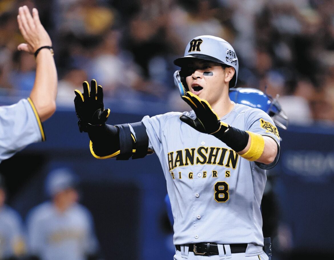 阪神・佐藤輝明、特大の名古屋6号でM6点灯「イメージ通り。いいホームラン」右翼席中段付近まで到達（中日スポーツ） - Yahoo!ニュース