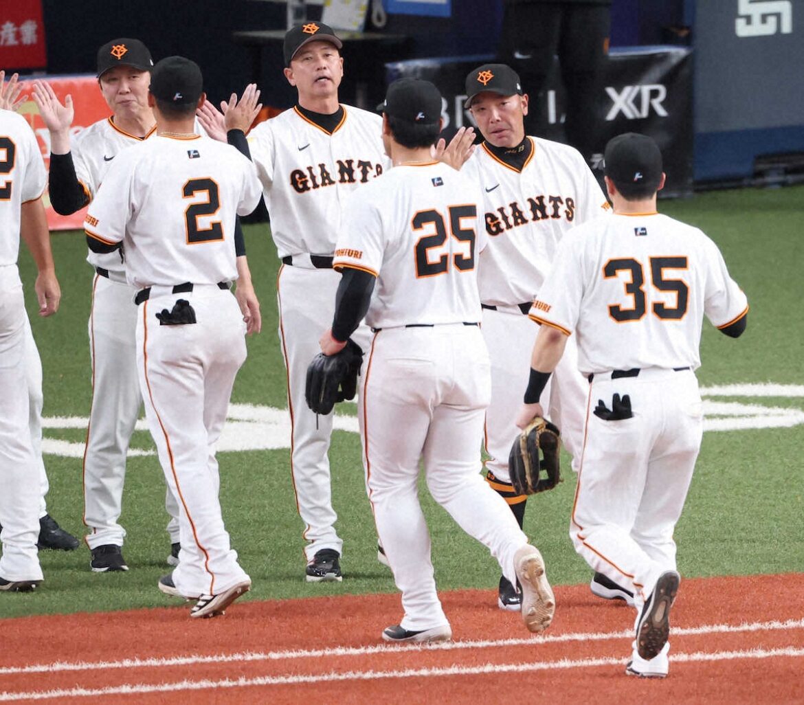 巨人・阿部監督「相手の極端な守備位置にも動じずに打ってくれた」 首位打者肉薄の泉口に賛辞 （スポニチアネックス） - Yahoo!ニュース - Yahoo!ニュース