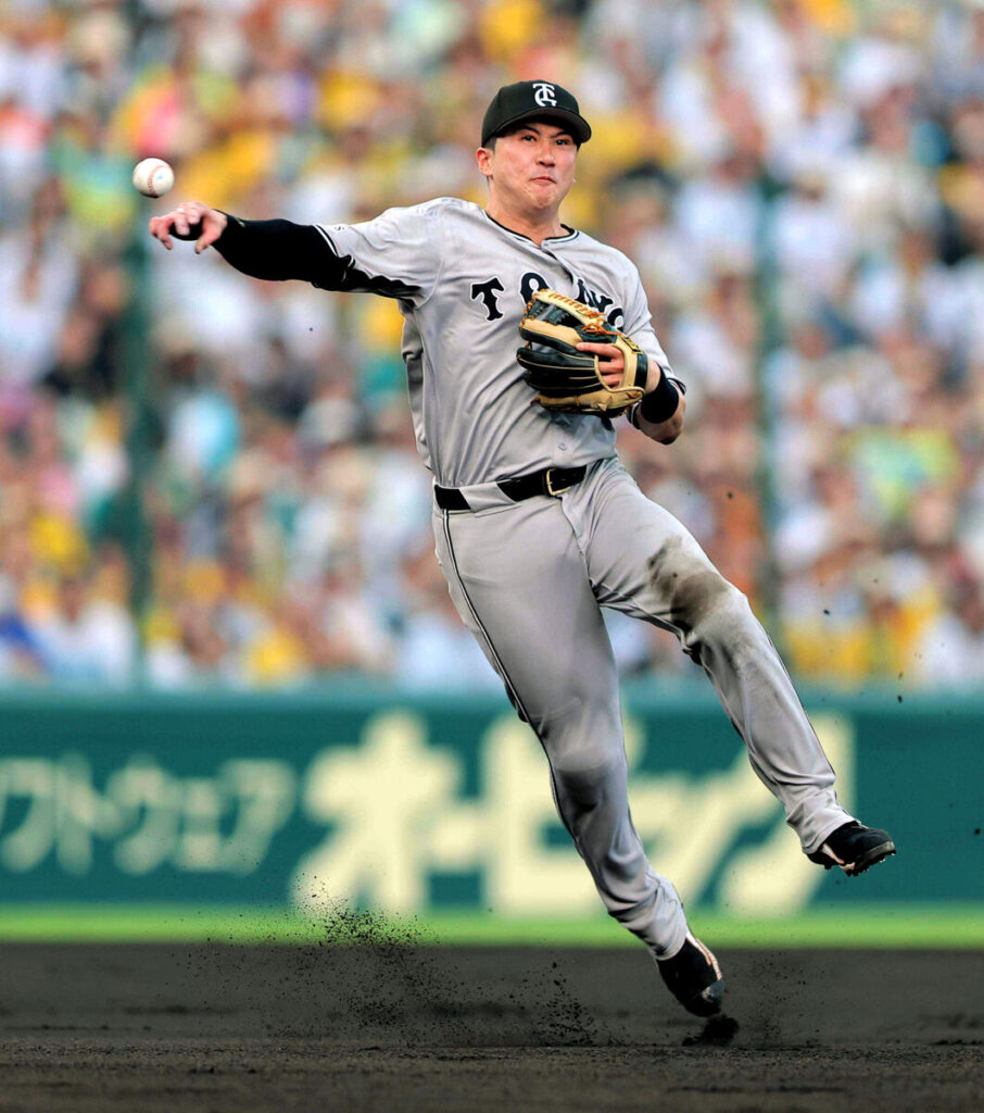 抜けたかと思った打球の先に巨人・泉口友汰 守備指標「ＵＺＲ」は１２球団遊撃１位 吉川と球団初二遊間ＧＧ賞も（スポーツ報知） - Yahoo!ニュース - Yahoo!ニュース