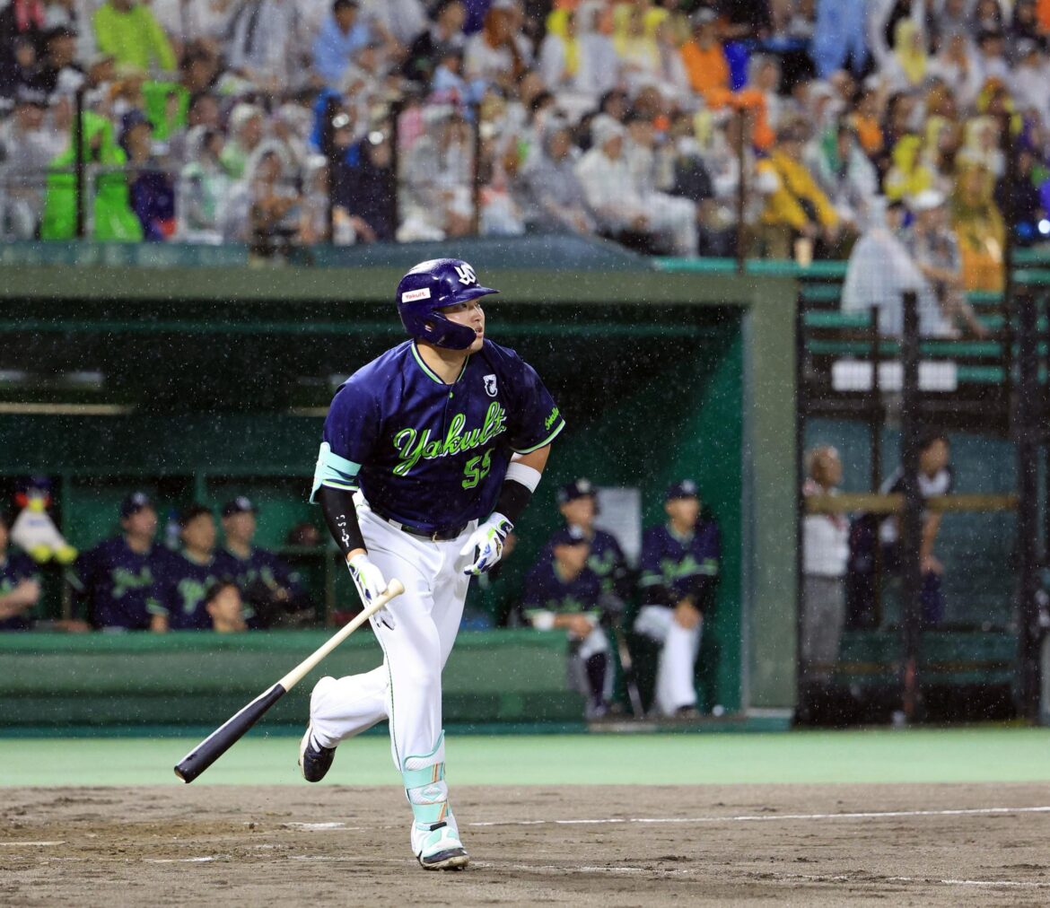 ヤクルト・村上が衝撃の満塁弾！球場どよめく１試合２発でリーグ単独３位に浮上 ここ６戦７本塁打 復帰後３３戦１７本塁打と驚異のハイペース（デイリースポーツ） - Yahoo!ニュース - Yahoo!ニュース