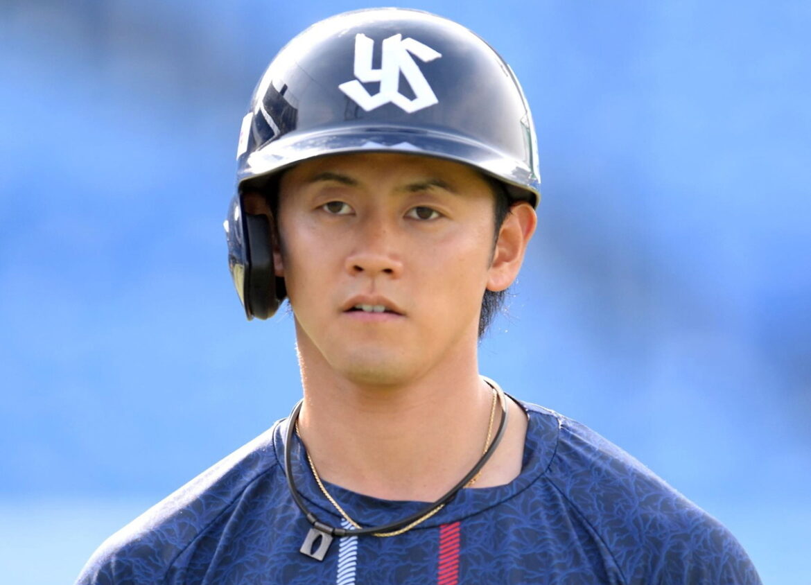 ヤクルト 七回に痛恨守備ミス 平凡な飛球を中堅手・岩田がまさかの落球 スタンド騒然（デイリースポーツ） - Yahoo!ニュース - Yahoo!ニュース