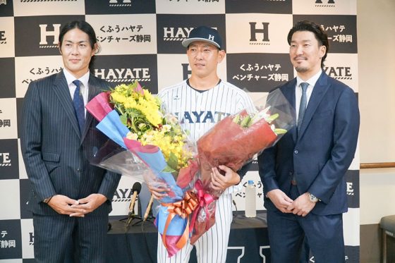 ハヤテ・田中健二朗、引退会見で連続サプライズに感無量 兄貴分と慕う2人に大感激 – full-count.jp ハヤテ・田中健二朗、引退会見で連続サプライズに感無量 兄貴分と慕う2人に大感激 - full-count.jp