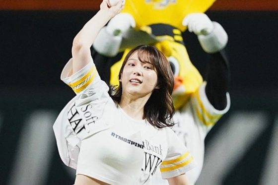 お腹チラリ→赤面投球が「最強にかわいい」 驚異の”6/6″、勝利の女神は「毎試合来て」 | Full-Count お腹チラリ→赤面投球が「最強にかわいい」 驚異の"6/6"、勝利の女神は「毎試合来て」 | Full-Count