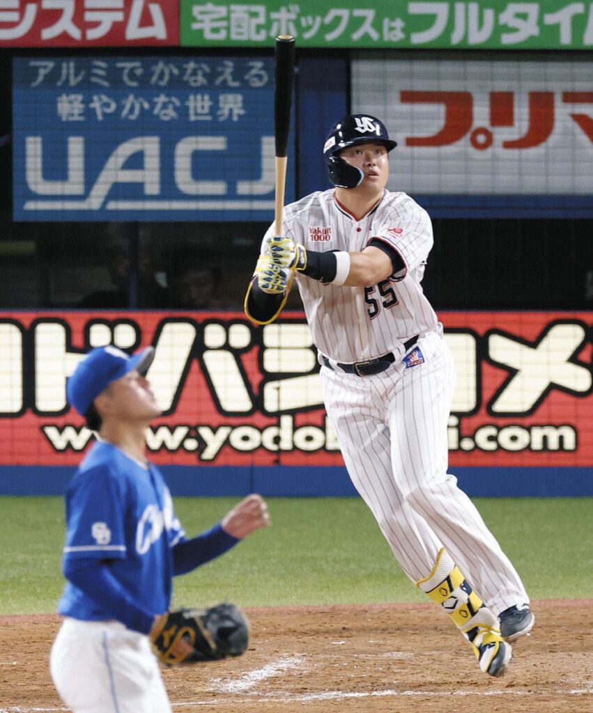 中日・金丸夢斗の外角低めの150キロも…村上宗隆の餌食！左翼席へ19号2ラン「神超えてなんかえぐすぎん」「何で今の入るのか訳分からん」（中日スポーツ） - Yahoo!ニュース