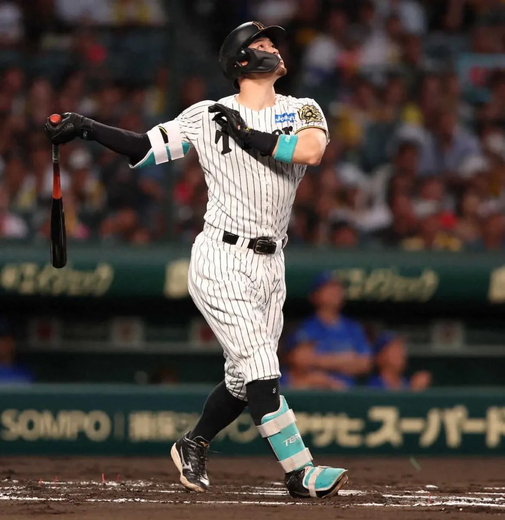 阪神・佐藤輝明の打球をDeNA右翼・蝦名が見失う幸運打 初回2死二塁からラッキー先制二塁打 - スポニチ Sponichi Annex