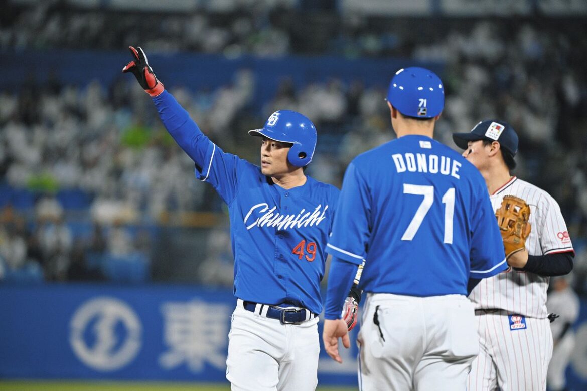 中日・加藤匠馬、途中出場で1点差に追い上げる適時打「追い込まれていたので必死でした」（中日スポーツ） - Yahoo!ニュース - Yahoo!ニュース