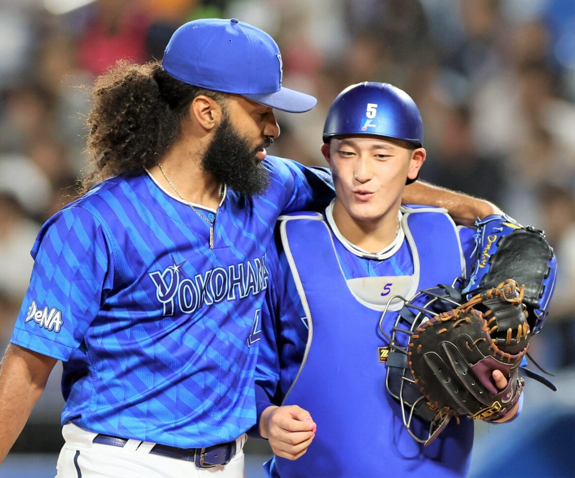 【DeNA】ヤクルトに大勝で2位巨人と1差！ジャクソン7回4安打0封で来日初の10勝目 打線は16安打で10得点、松尾が初回にV打（TBS NEWS DIG Powered by JNN）