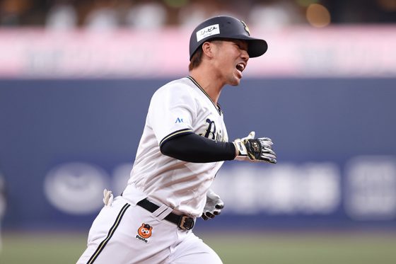 頓宮裕真が見せた執念「高校でもやったかどうか」 CS目指すチームを鼓舞したプレー | Full-Count 頓宮裕真が見せた執念「高校でもやったかどうか」 CS目指すチームを鼓舞したプレー | Full-Count