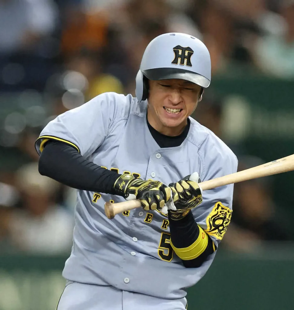 阪神・近本光司が今季初ベンチ外　13日巨人戦で死球受け交代　藤川監督「数日間様子見る」 - スポニチ Sponichi Annex 野球