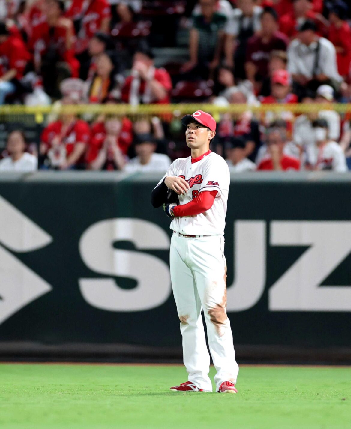 広島・秋山 まさか落球で勝ち越し許しぼう然 激痛逆転負けＣＳ遠のく６ゲーム差「落とすようなボールではなかったですね」（デイリースポーツ） - Yahoo!ニュース - Yahoo!ニュース