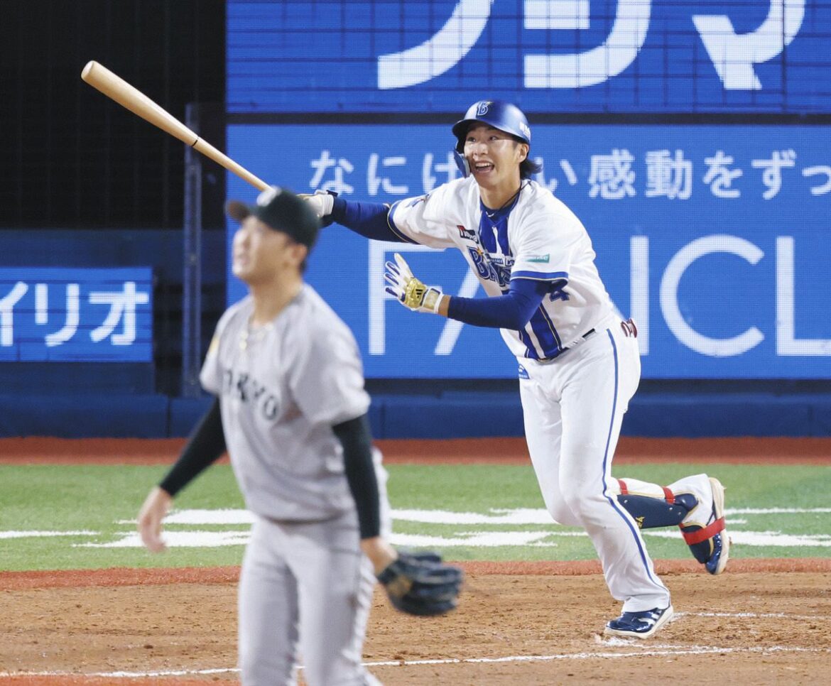 DeNA・度会隆輝、２戦連発だ右越え６号！ ＣＳかかる終盤に調子上昇「チャンスをものにしなければ」（中日スポーツ） - Yahoo!ニュース - Yahoo!ニュース
