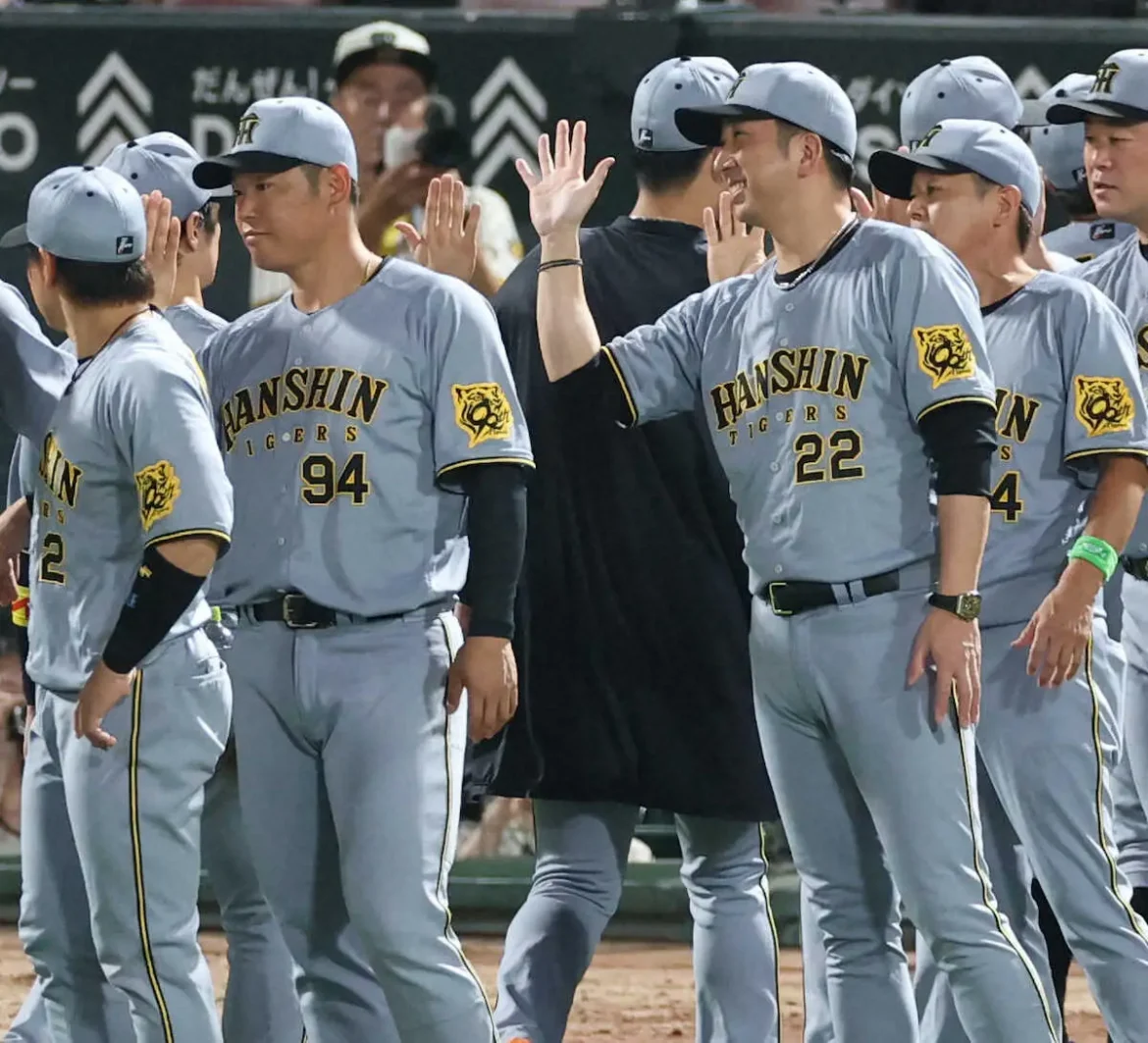 阪神・藤川監督、佐藤輝ベンチ外に「超人ではないということ」積極的休養ではないこと示唆 - スポニチ Sponichi Annex 野球