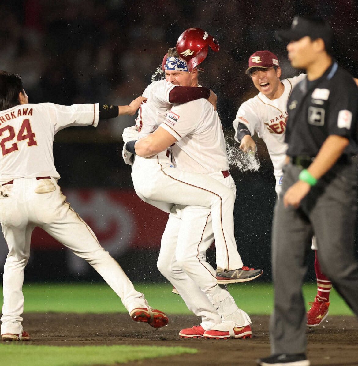 楽天 逆転CS諦めん！ボイト延長11回初劇打 3位オリックスに2.5差接近（スポニチアネックス） - Yahoo!ニュース - Yahoo!ニュース