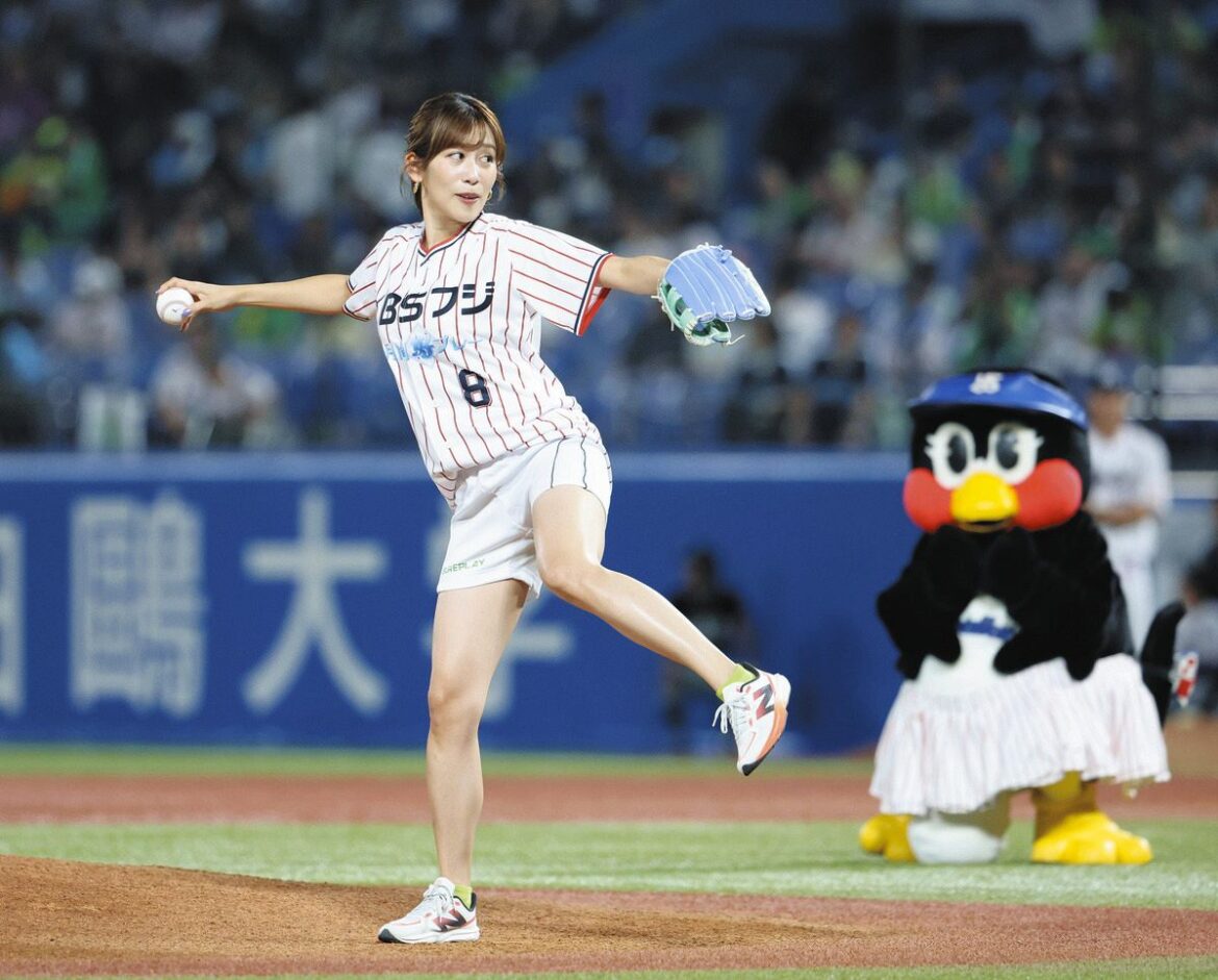 元NHKアナの中川安奈、ヤクルト戦始球式に登場 美脚披露し投球もツーバンに「ちょっと50点くらい」(中日スポーツ) – Yahoo!ニュース – Yahoo!ニュース 元NHKアナの中川安奈、ヤクルト戦始球式に登場 美脚披露し投球もツーバンに「ちょっと50点くらい」(中日スポーツ) - Yahoo!ニュース - Yahoo!ニュース