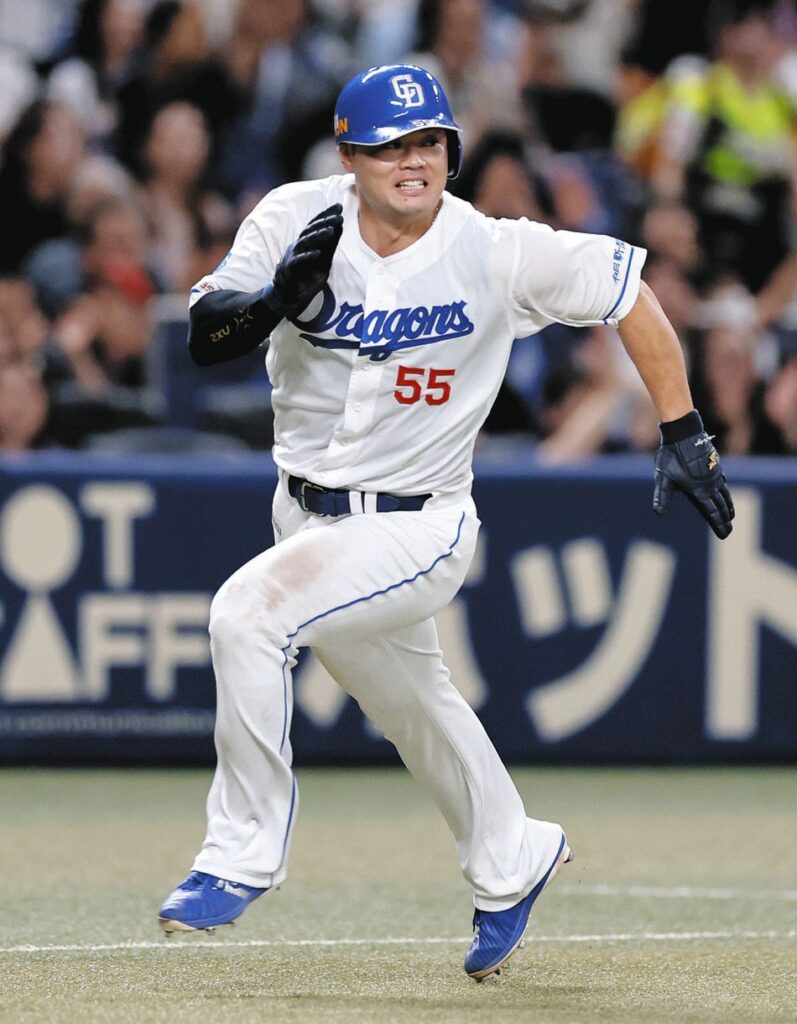 いつか勝利に結び付く…豪打だけではない中日・細川の“全力疾走” 完敗で借金今季ワースト更新も過程に光（中日スポーツ） - Yahoo!ニュース - Yahoo!ニュース