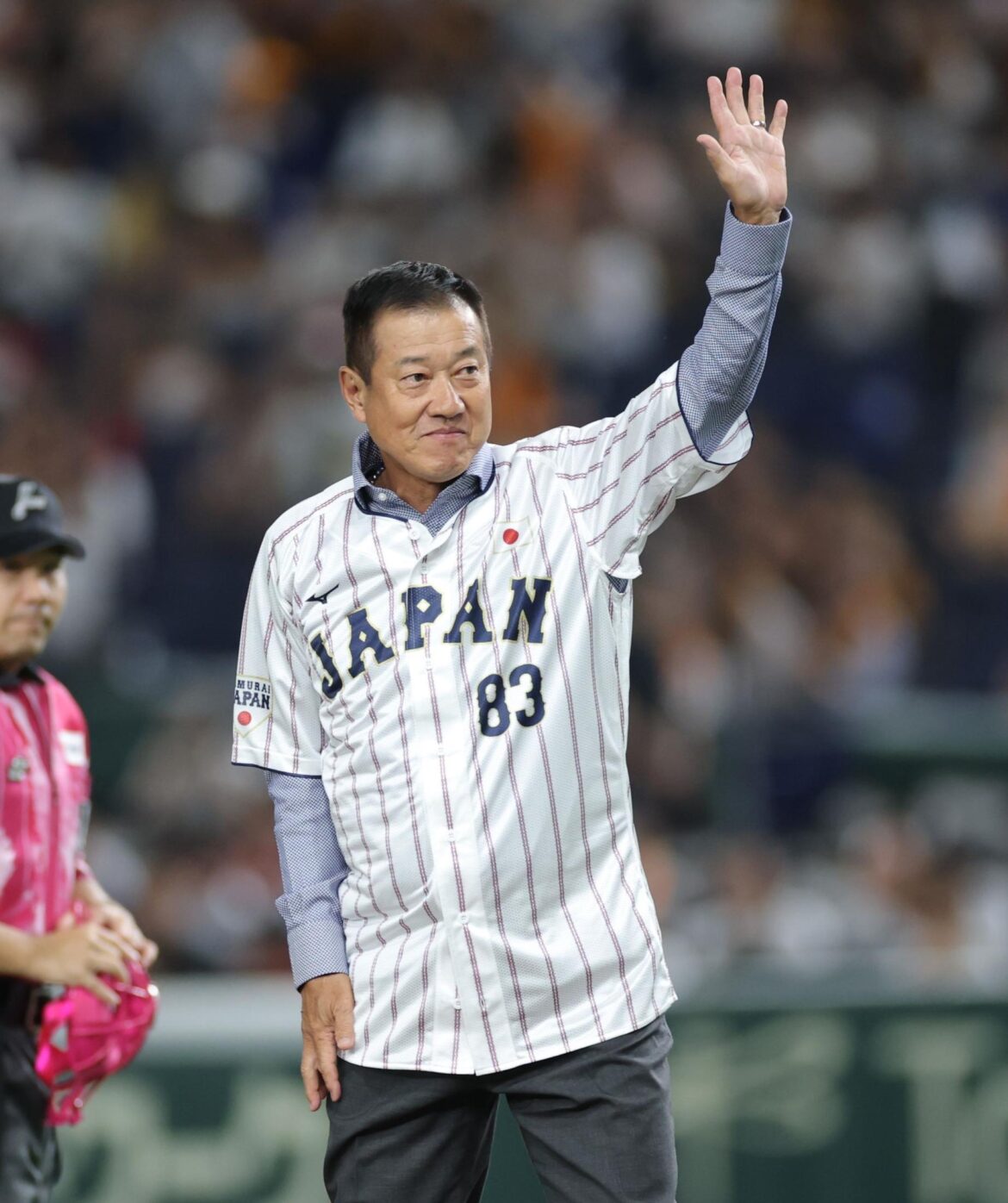 巨人 原辰徳氏が異例の始球式 投球前に三塁・岡本に1球「ウォームアップしたかった」ノーバン投球に笑顔(デイリースポーツ) – Yahoo!ニュース – Yahoo!ニュース 巨人 原辰徳氏が異例の始球式 投球前に三塁・岡本に1球「ウォームアップしたかった」ノーバン投球に笑顔(デイリースポーツ) - Yahoo!ニュース - Yahoo!ニュース