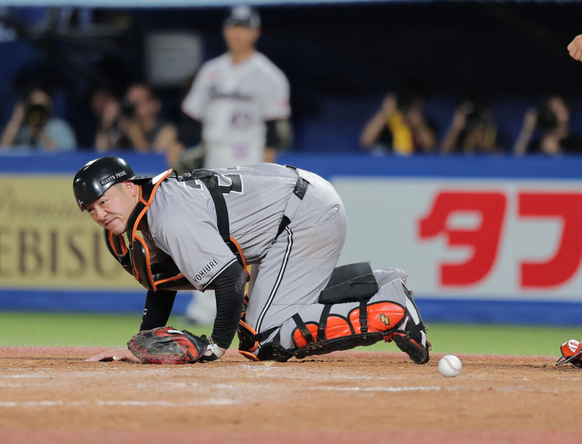 【巨人】前日右足に直球直撃の岸田行倫、試合前練習に参加（スポーツ報知） - Yahoo!ニュース