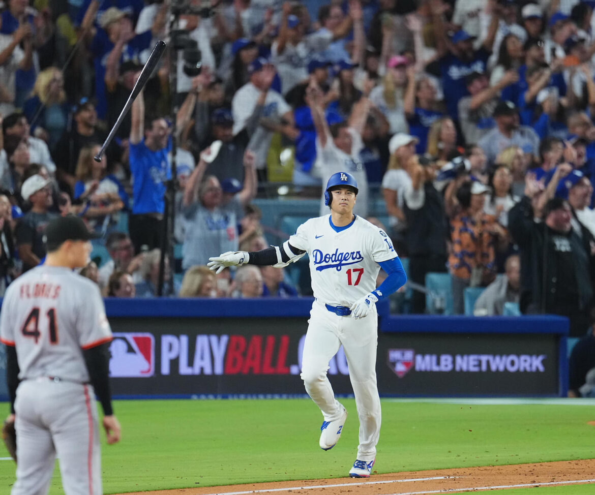 「すごいコンパクトなスイング」大谷翔平の52号３ランに解説ビックリ「あそこまで飛んで…」（日刊スポーツ） - Yahoo!ニュース - Yahoo!ニュース