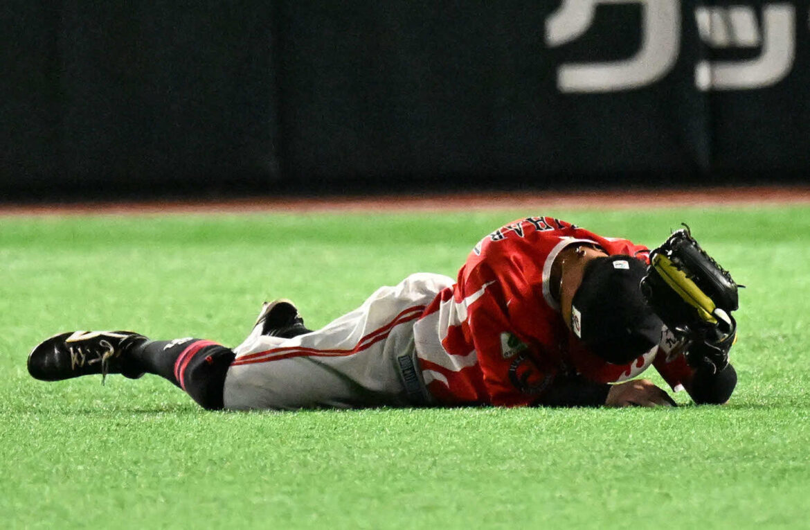 【ソフトバンク】牧原大成が超美技 １カ月ぶり中堅でダイビングキャッチ披露 リプレー検証も覆らず（日刊スポーツ） - Yahoo!ニュース - Yahoo!ニュース