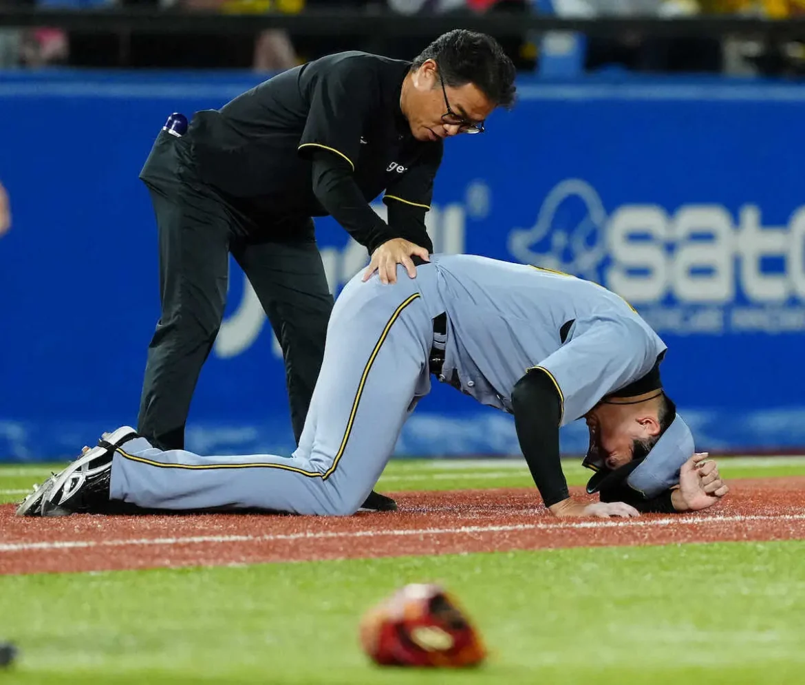 阪神・才木にアクシデント…弾丸ライナーが右足甲付近直撃し悶絶　ベンチで治療→投球練習→続投断念で降板 - スポニチ Sponichi Annex 野球