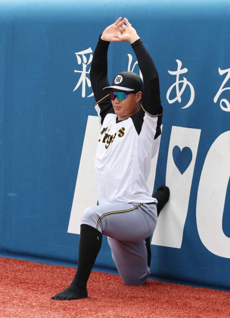 阪神・森下 屋外で打撃練習せず別メニュー調整 トレーナー付き添いでアップ 全試合出場継続なるか（スポニチアネックス） - Yahoo!ニュース - Yahoo!ニュース