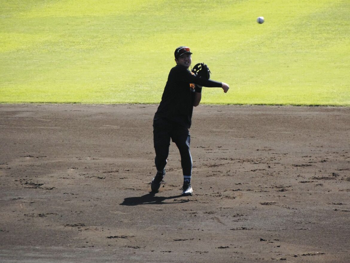 巨人・石塚裕惺よスケール大きくなれ！阿部監督から激励 花咲徳栄高・岩井監督からは2000安打指令（中日スポーツ） - Yahoo!ニュース - Yahoo!ニュース