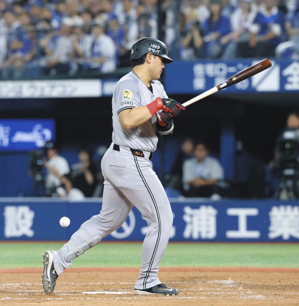 スタジアム騒然…巨人・岡本和真、死球でDeNA・伊勢をにらみつける 一塁へ向かうも厳しい表情は変わらず(中日スポーツ) – Yahoo!ニュース – Yahoo!ニュース スタジアム騒然…巨人・岡本和真、死球でDeNA・伊勢をにらみつける 一塁へ向かうも厳しい表情は変わらず(中日スポーツ) - Yahoo!ニュース - Yahoo!ニュース