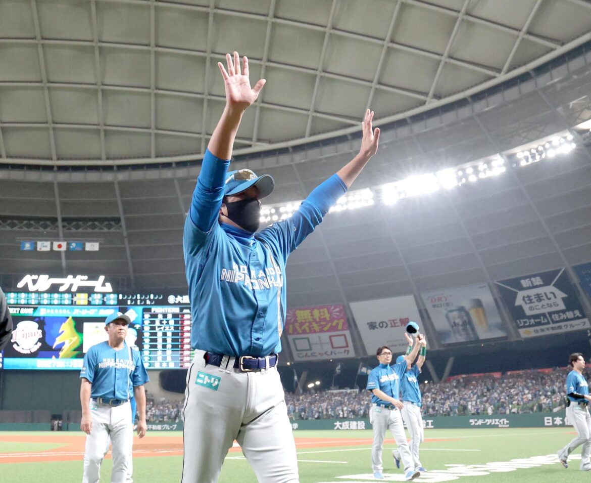 ソフトBがついにM1に 日本ハム・新庄監督は15秒で対応切り上げ「全員で勝つのみ。OK?」(デイリースポーツ) – Yahoo!ニュース – Yahoo!ニュース ソフトBがついにM1に 日本ハム・新庄監督は15秒で対応切り上げ「全員で勝つのみ。OK?」(デイリースポーツ) - Yahoo!ニュース - Yahoo!ニュース