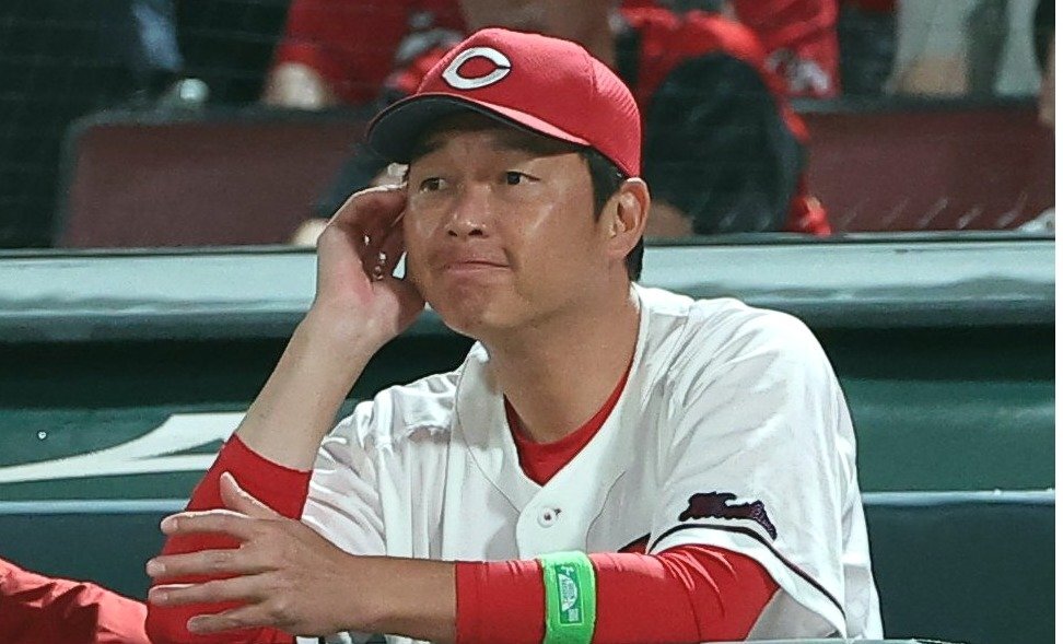 続投決まった広島・新井監督に課題山積 正捕手問題、コーチ刷新、前田健太獲得の行方は(AERA DIGITAL) – Yahoo!ニュース – Yahoo!ニュース 続投決まった広島・新井監督に課題山積 正捕手問題、コーチ刷新、前田健太獲得の行方は(AERA DIGITAL) - Yahoo!ニュース - Yahoo!ニュース