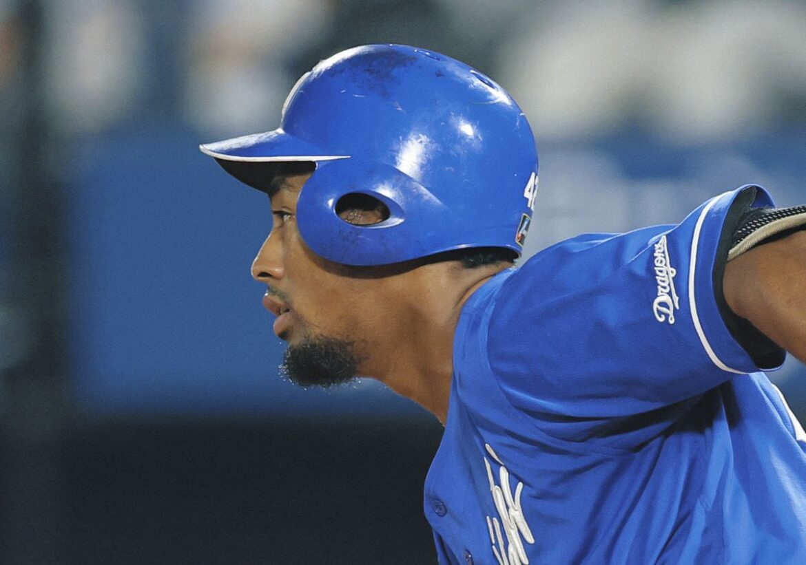 中日・ブライト健太、負傷か 8回に送りバント決め、一塁を駆け抜けた際、脚を気にするそぶり 直後に上林と交代(中日スポーツ) – Yahoo!ニュース – Yahoo!ニュース 中日・ブライト健太、負傷か 8回に送りバント決め、一塁を駆け抜けた際、脚を気にするそぶり 直後に上林と交代(中日スポーツ) - Yahoo!ニュース - Yahoo!ニュース