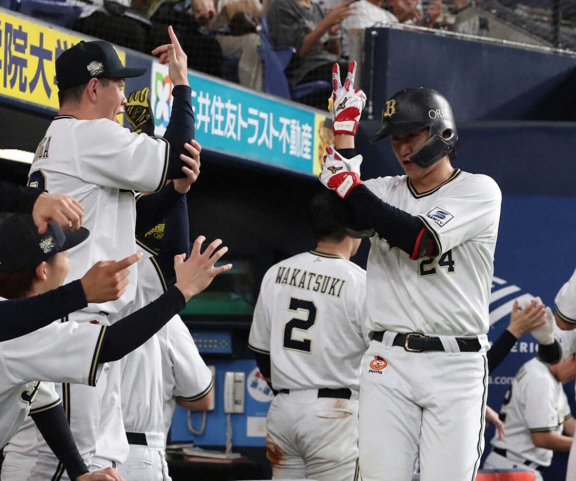オリックス紅林弘太郎内野手 左翼5階席に運ぶ推定130メートル特大先制2ラン（スポニチアネックス） - Yahoo!ニュース - Yahoo!ニュース
