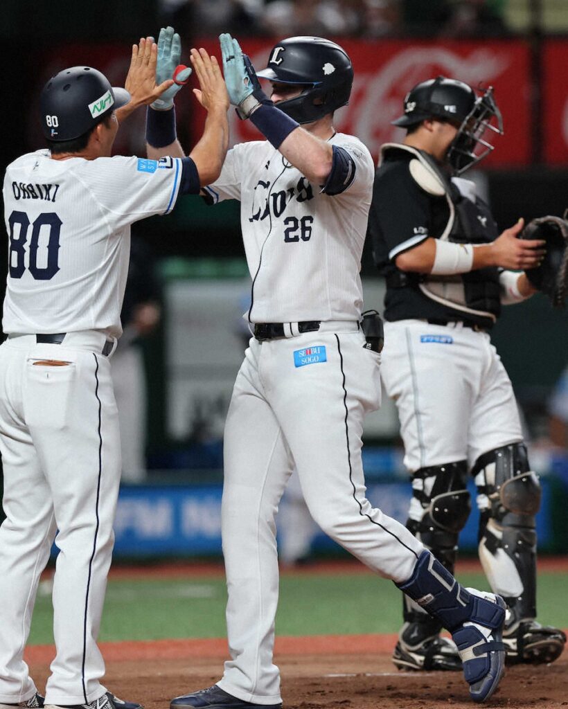 西武 本拠地最終戦を白星締め、ネビンV弾などマルチ安打で最多安打トップタイ、4位楽天と1・5差（スポニチアネックス） - Yahoo!ニュース - Yahoo!ニュース