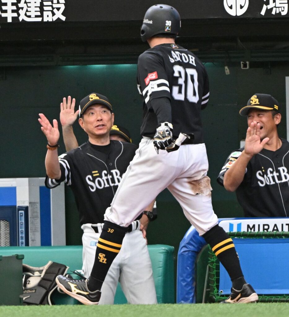 ソフトバンク〝V疲れ〟見せず若手アピール合戦「頭はCSに切り替わった」小久保監督は万全のポストシーズンへあの手この手（西スポWEB OTTO！） - Yahoo!ニュース - Yahoo!ニュース