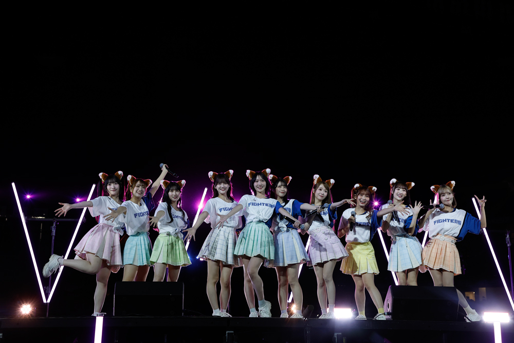 =LOVE 「北海道日本ハムファイターズ × 千葉ロッテマリーンズ戦」 にてパフォーマンスを披露! ファイターズファンのメンバー髙松瞳が試合前のファーストピッチに初挑戦! – ニュース =LOVE 「北海道日本ハムファイターズ × 千葉ロッテマリーンズ戦」 にてパフォーマンスを披露! ファイターズファンのメンバー髙松瞳が試合前のファーストピッチに初挑戦! - ニュース