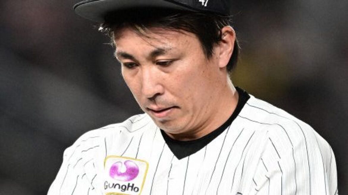 ロッテ益田投手、ロッカー殴り骨折 250セーブ目前に…全治数カ月 – Yahoo!ニュース ロッテ益田投手、ロッカー殴り骨折 250セーブ目前に…全治数カ月 - Yahoo!ニュース