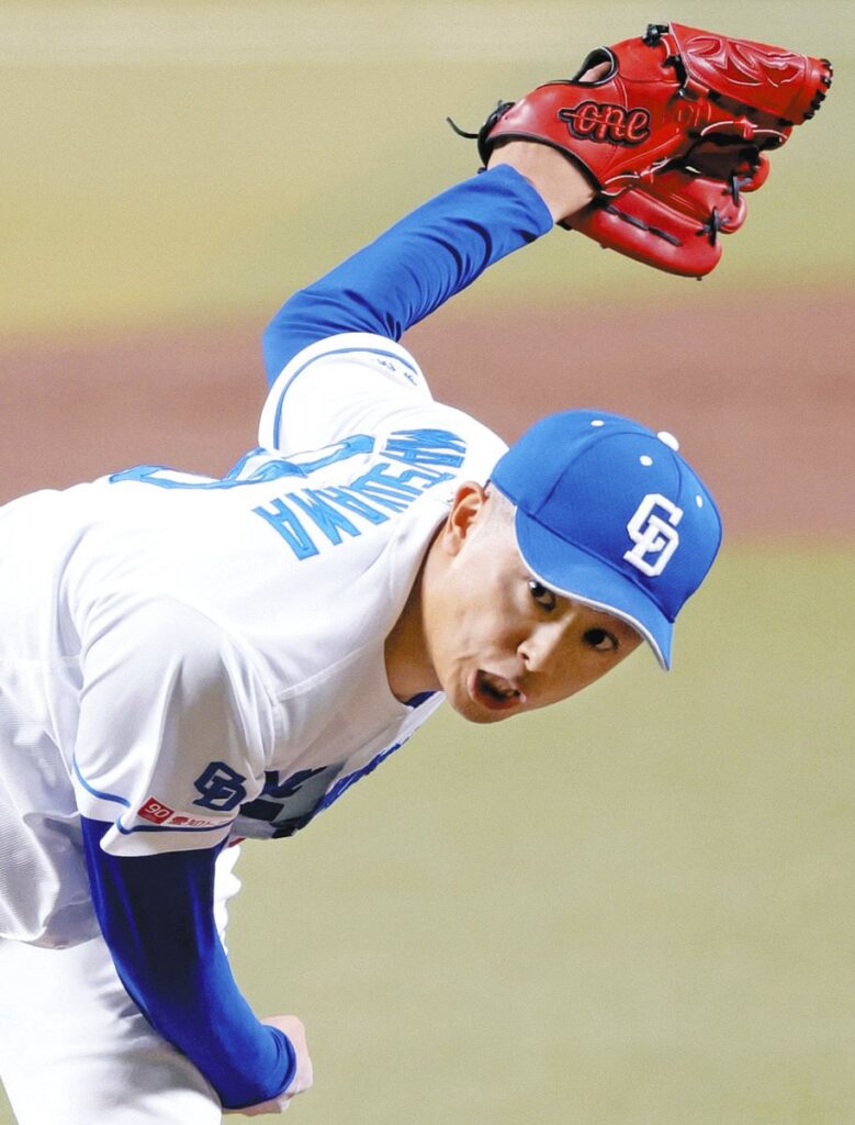 ９回表に４番手で登板し、４３セーブ目を挙げた松山