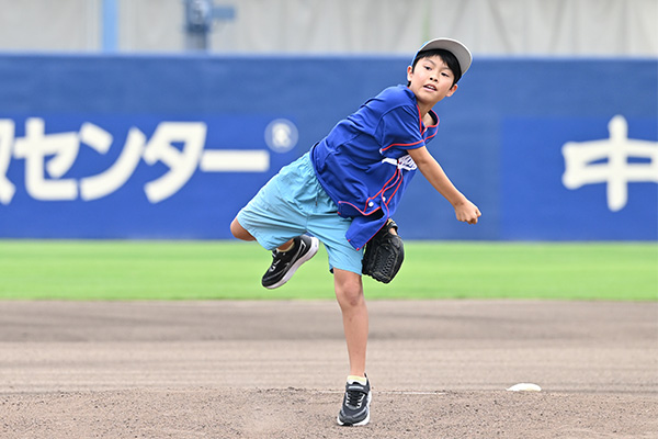 スカウト始球式