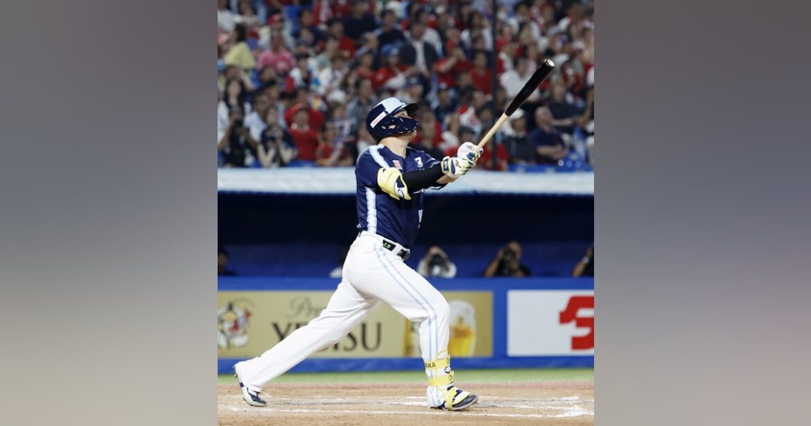 プロ野球:ヤクルト・村上宗隆 バックスクリーンへ3発「理想通りのスイング」 - 日本経済新聞