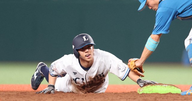 西武・高松渡「ヘッドスライディングの理由」“気合の表れ”じゃない! リプレー検証時代の”勝てる盗塁術”とは…スペシャリストの準備と思考法 – プロ野球 – Number Web 西武・高松渡「ヘッドスライディングの理由」“気合の表れ”じゃない! リプレー検証時代の"勝てる盗塁術"とは…スペシャリストの準備と思考法 - プロ野球 - Number Web
