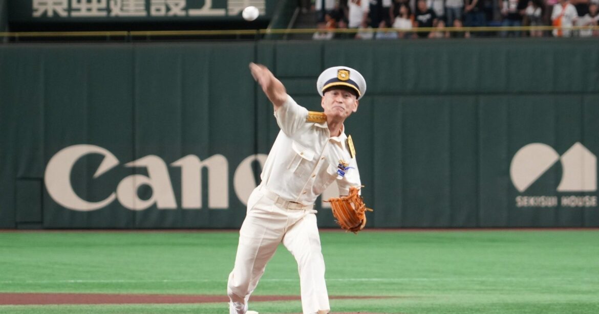 剛球始球式で「阪神・藤川球児監督もビックリ」“海上保安庁長官”61歳が語る驚きの高校球児時代「工藤公康さん相手にあと一歩まで…」 - プロ野球 - Number Web