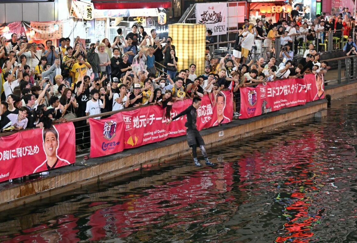 「道頓堀に飛び込む奴は、ほんまの阪神ファンと違うで」という声も…。2年ぶりの阪神タイガース優勝、ファンに起きていた"異変" – 東洋経済オンライン 「道頓堀に飛び込む奴は、ほんまの阪神ファンと違うで」という声も…。2年ぶりの阪神タイガース優勝、ファンに起きていた"異変" - 東洋経済オンライン