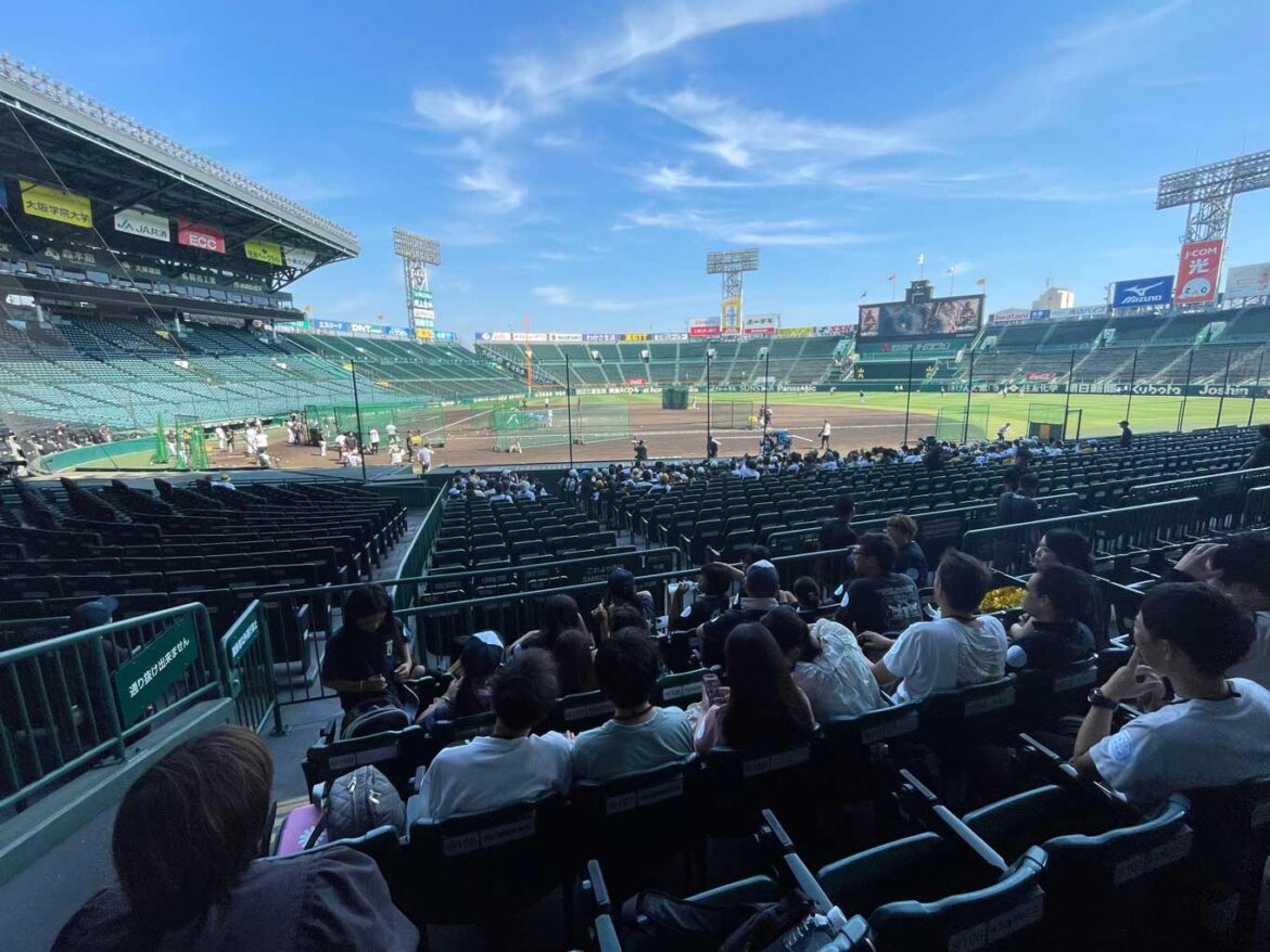 阪神甲子園球場が家族を「チーム」にする～日本財団が支援する子ども第三の居場所の子どもたちが今年も、阪神タイガース「Family with Tigers Day」に参加 | 日本財団