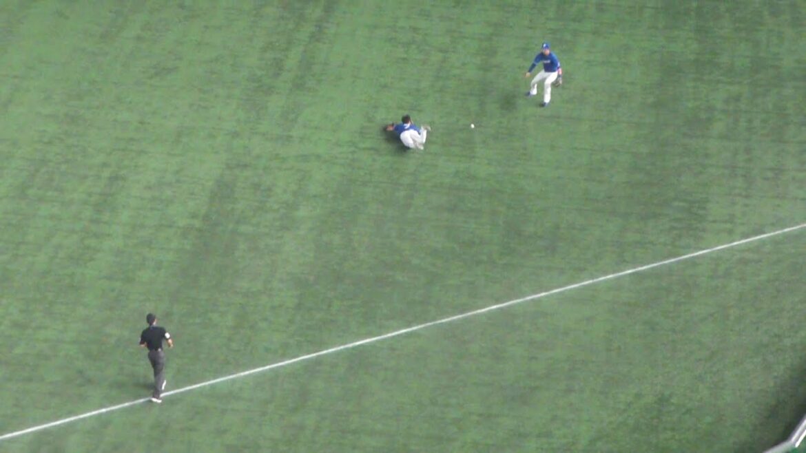 巨人 岡本和真 先制のライトゴロ　巨人 vs 中日　2025年9月30日(火)　東京ドーム