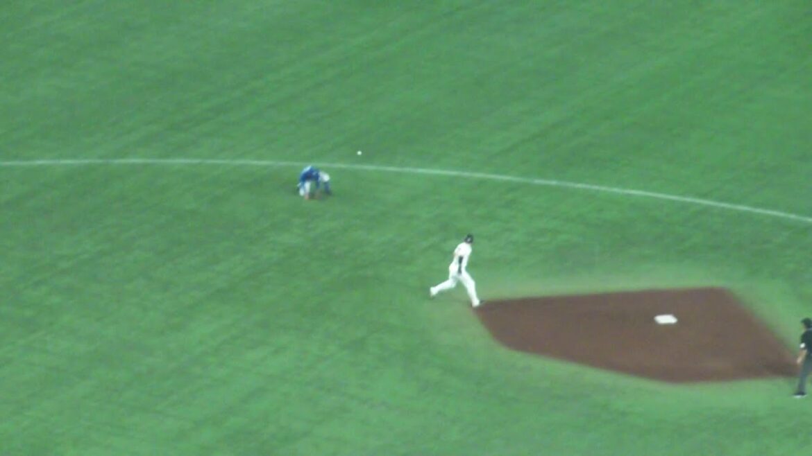 中日 辻本倫太郎 エラー　巨人 vs 中日　2025年10月1日(水)　東京ドーム